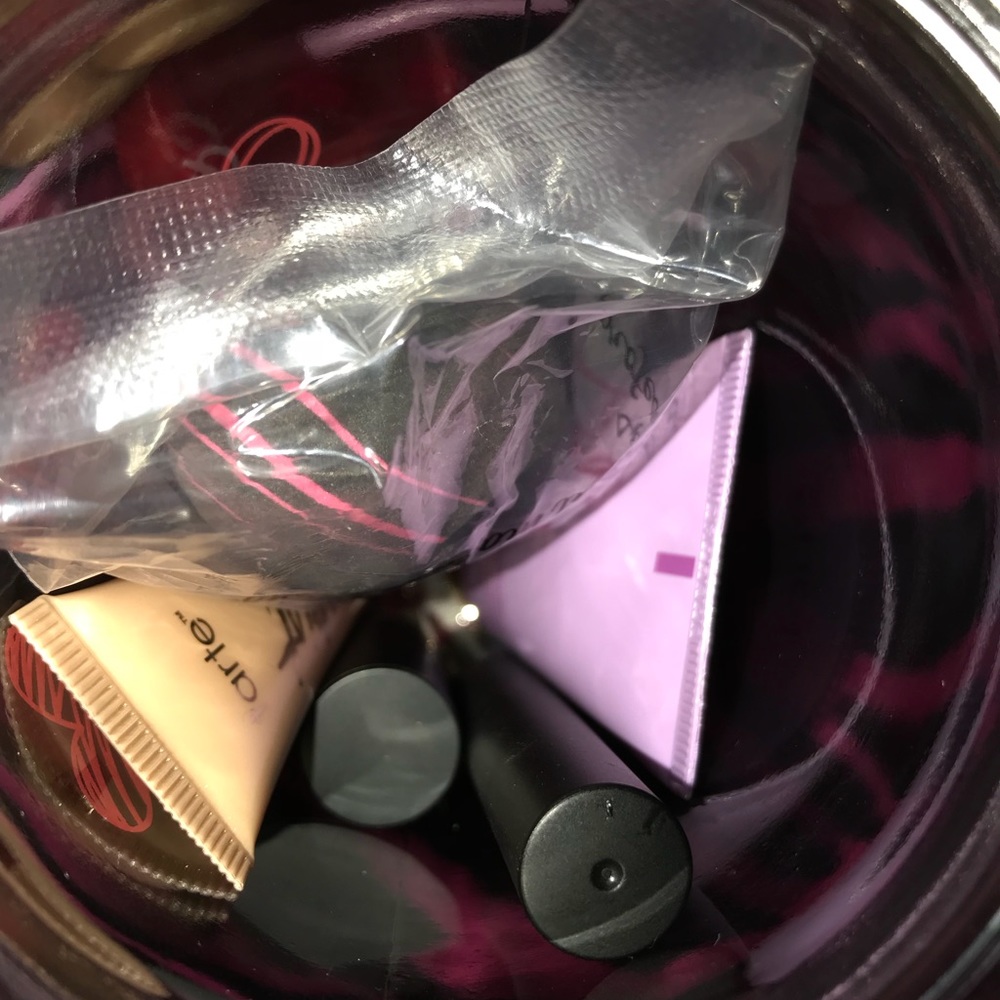 Makeup bundle - Picture 3 of 4